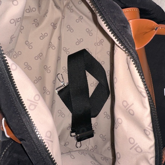 ALO Yoga Black Duffel with Brown  Trim - Picture 11 of 11